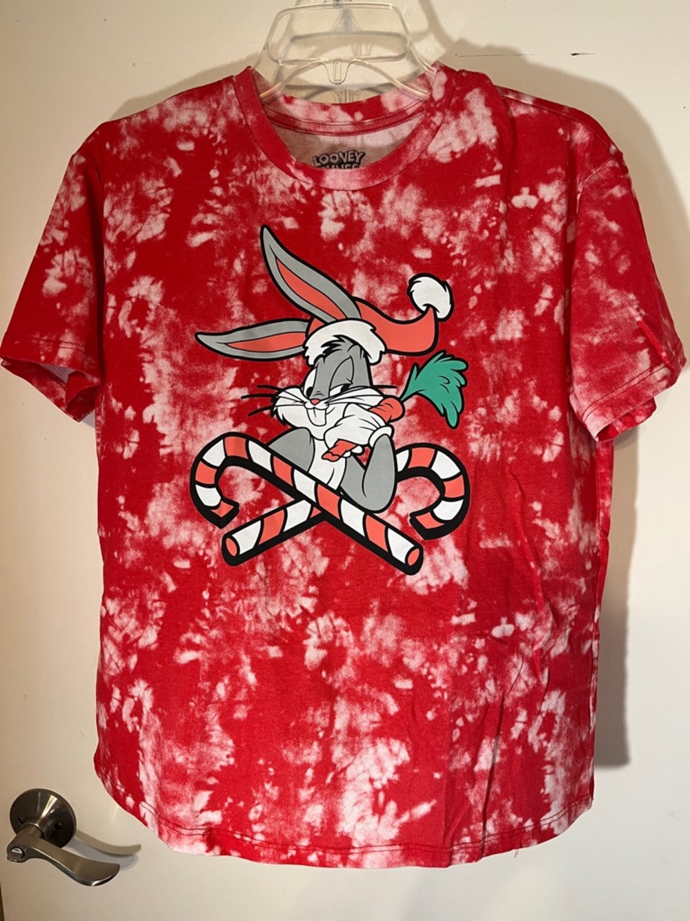 Looney Tunes Bugs Bunny red tye dye Christmas T-shirt, large